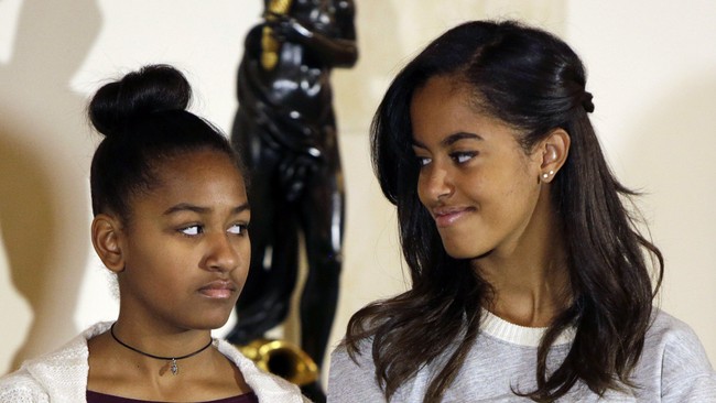 Staf senior untuk faksi Partai Republik, Amerika Serikat mundur dari jabatannya setelah mengkritik penampilan kedua putri Presiden Barack Obama.