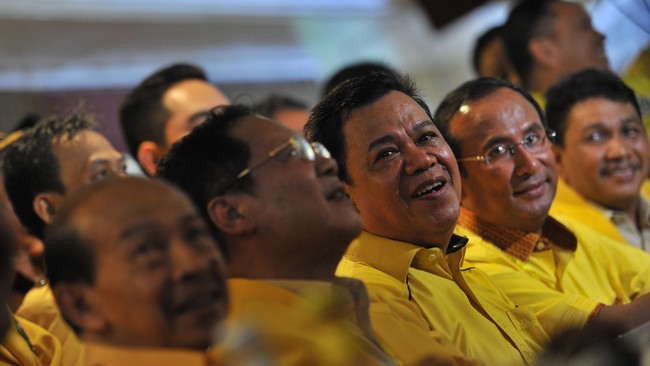 Dari 75 nama dalam daftar kepengurusan Golkar yang beredar, enam pernah tersangkut kasus etika dan hukum. Salah satunya mantan legislator Yahya Zaini.
