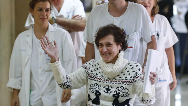 Sebelumnya seorang suster di Spanyol mengidap gejala Ebola setelah merawat pasien dari Afrika Barat. WHO memuji langkah Spanyol dalam mencegah penularan virus.