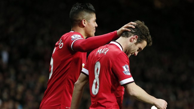 Keunggulan 2-1 Manchester United atas Stoke City menuai kontroversi terkait siapa pencetak dan posisi para pemain hingga gol kedua bersarang di gawang lawan.