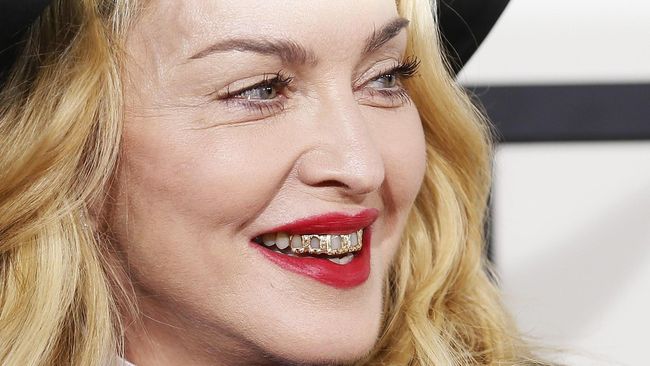 Madonna lagi-lagi dinobatkan sebagai artis rekaman terkaya tahun ini, versi Wealth-X. Kekayaannya mencapai US$ 800 juta, atau sekitar Rp 9,8 triliun.