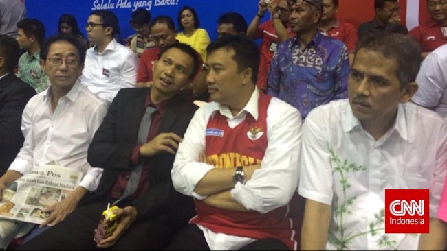Menteri Pemuda dan Olahraga, Imam Nahrawi, menghadiri pembukaan Liga Bola Basket Nasional (NBL) dan berkata bahwa NBL bisa menjadi solusi.