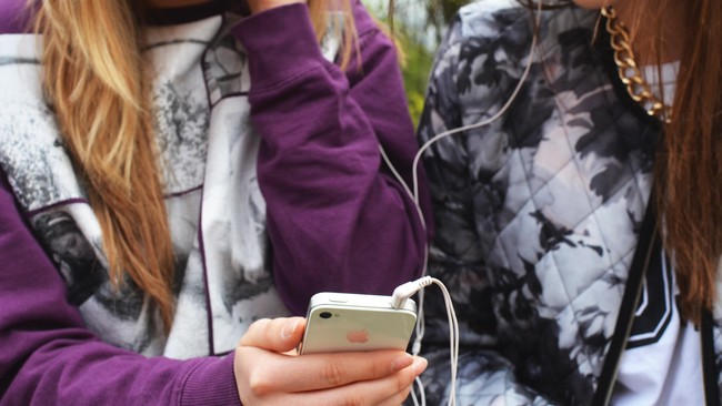 Saluran radio berbasis FM akan dimatikan secara bertahap di Norwegia. Sebagai gantinya, mereka akan beralih ke radio online yang lebih variatif.