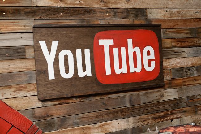 Menjaga Diri dari <i>YouTuber</i> Beragam video bisa ditemukan di Youtube. Pertanyaannya, apakah semua video itu pantas ditonton?