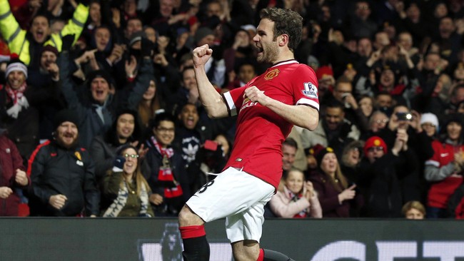 Gelandang Manchester United Juan Mata khawatir Liverpool dapat menyalip klubnya di klasemen akhir Liga Inggris dan lolos Liga Champions.