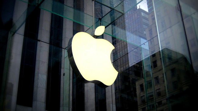 Saham Apple ditutup pada Jumat dengan nilai US triliun, menjadikannya satu-satunya perusahaan yang pernah mencapai tonggak tersebut.