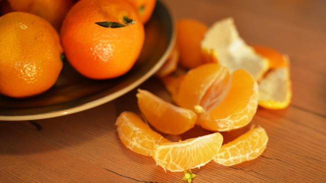 Spesial Imlek, Transmart Full Day Sale bikin pelanggan makin untung karena menawarkan buah jeruk ponkam premium dengan diskon 20 persen.