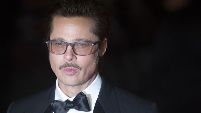 Dalam sebuah kesepakatan sementara dengan Jolie, Pitt diwajibkan melakukan tes narkotik dan alkohol jika ingin bertemu dengan enam anaknya.