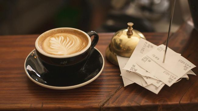 Bagaimana aturan mengonsumsi kopi untuk diet? Berikut 8 cara mengonsumsi kopi agar lebih sehat sekaligus membantu menurunkan berat badan.