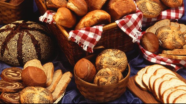 Makanan dengan bentuk karakter lucu sudah biasa, namun bagaimana jika makanan tersebut adalah roti yang 'dilukis' dengan tinta unik?