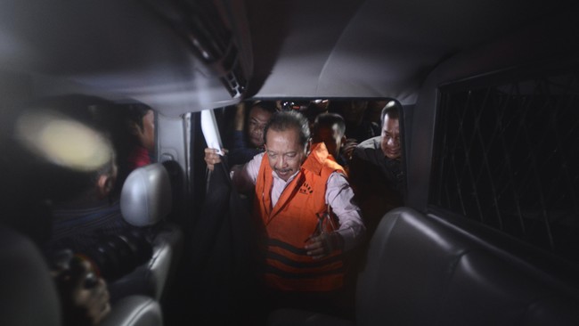 Menurut majelis hakim, Antonius Bambang Djatmiko terbukti bersalah dan menyuap bekas Bupati Bangkalan, Madura, Fuad Amin Imron senilai Rp 15,5 miliar.