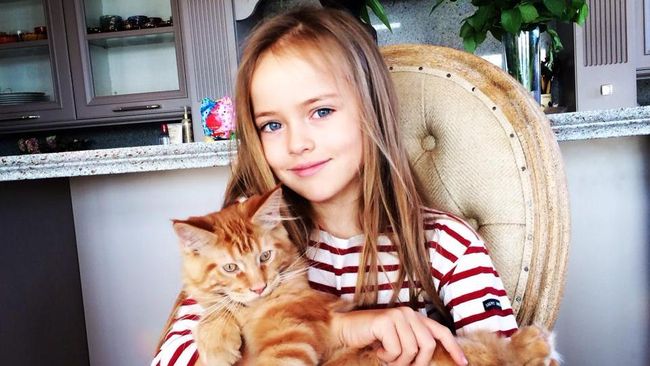Popularitas Kristina Pimenova, model kelahiran Moscow, Rusia, makin melesat. Pada saat yang sama, banyak orang menyayangkan eksploitasi anak-anak.