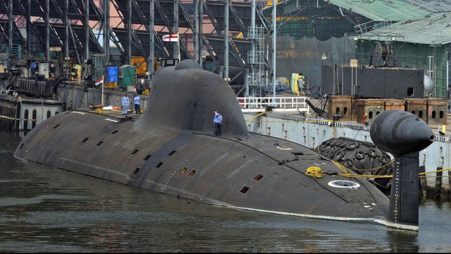 India memperkuat armada angkatan lautnya untuk mengatasi kehadiran angkatan laut Tiongkok di Lautan India setelah perselisihan perbatasan di Himalaya.&nbsp;