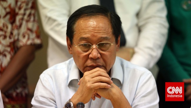 "Dia pasti kehabisan akal untuk selesaikan konflik internal partai," kata peneliti CSIS. PPP memang tak seperti Golkar yang mau berdamai sementara demi pilkada.