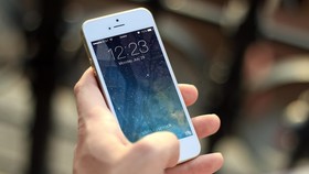 Rekor Apple, Tiap Jam 34 Ribu iPhone Terjual