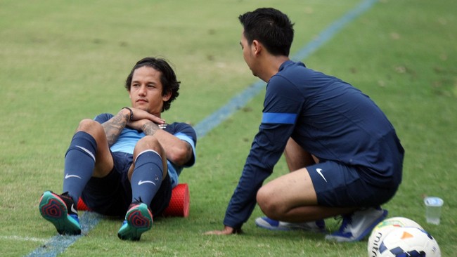 Aji Santonso telah berkomunikasi dengan Irfan Bachdim dan kini menanti negosiasi antara pihak manajemen Arema FC dan pemain timnas Indonesia tersebut.