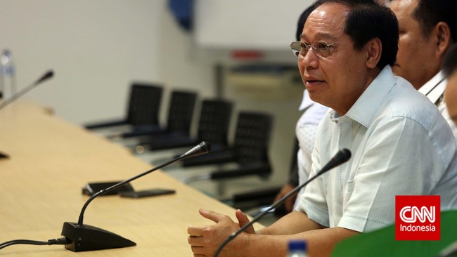 Ketua Umum PPP versi Muktamar Jakarta Djan Faridz menyebut, kebijakan Presiden Jokowi menenggelamkan kapal asing ilegal  harus dikaji ulang.