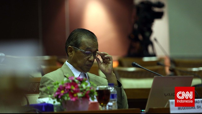 Wakil Ketua KPK Busyro Muqoddas akhirnya resmi melepas jambatannya sebagai komisioner di lembaga antirasuah pada Selasa (16/12).&nbsp;