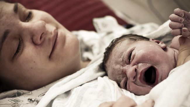 Mereka yang memiliki sindrom postpartum depression atau depresi pasca-melahirkan, kerap menderita rasa bersalah, hingga stres berkepanjangan.