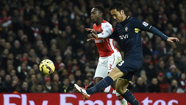 Arsenal kembali memetik kemenangan tipis atas lawannya dalam lanjutan Liga Inggris. Tim Meriam London itu berhasil menang 1-0 atas Southampton.