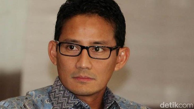 Ahmad Dhani suka Sandiaga karena dia anggap santun dan kalem. Sandiaga yang berlatar belakang pengusaha itu kini menjabat anggota Dewan Pembina Gerindra.
