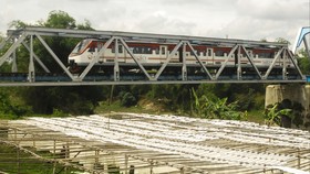 India Bangun Jembatan Kereta Api, Tingginya Melebihi Menara Eiffel