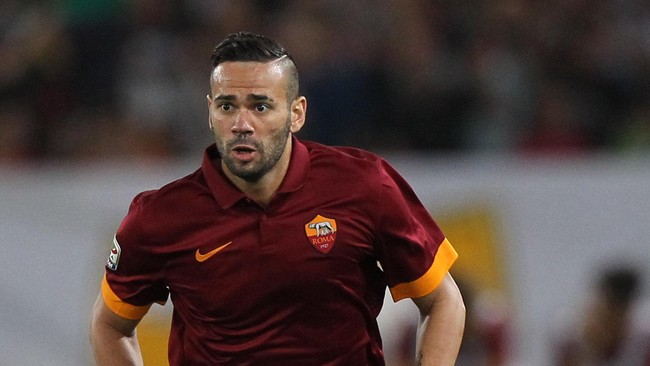 Leandro Castan, pemain AS Roma asal Brasil yang menderita pembengkakan pembuluh darah di otak, sukses menjalani operasi.
