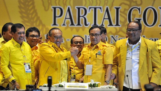 Putra bungsu mendiang Presiden Soeharto, Tommy, berinisiatif menggelar pertemuan dengan Aburizal Bakrie. Ia mengatakan ingin kemelut Golkar segera diakhiri.
