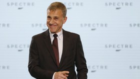 Christoph Waltz Terganggu Berisik Makanan di Bioskop