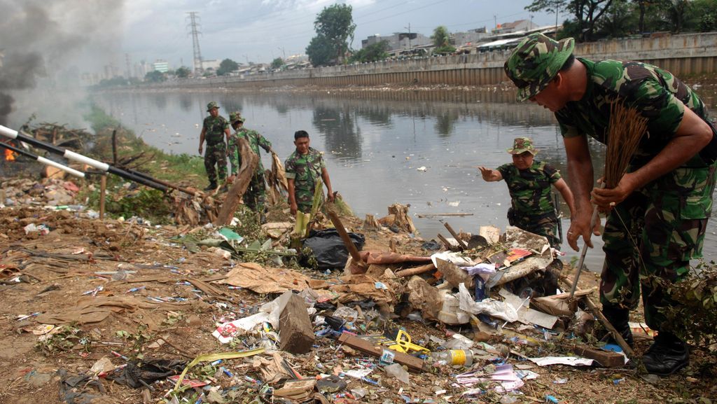 TNI, Pemkab, dan Warga Sidrap Kompak Rawat Danau Sidenreng
