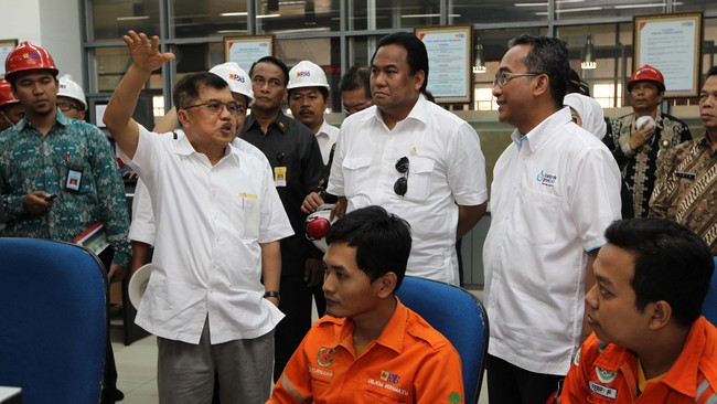 Menteri BUMN Rini Soemarno dikabarkan akan mencopot seluruh direktur perusahaan yang menjabat saat ini dan mengurangi jumlah direktorat.