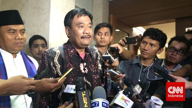 Wakil Gubernur DKI Jakarta Djarot Syaiful Hidayat menggelar sidak di Biro Umum terkait banyaknya PNS yang tidak masuk hari ini.