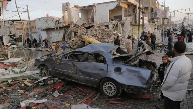 Bom mobil dan seragan bunuh diri di berbagai lokasi di Baghdad menewaskan 35 orang, diduga kuat didalangi oleh ISIS.