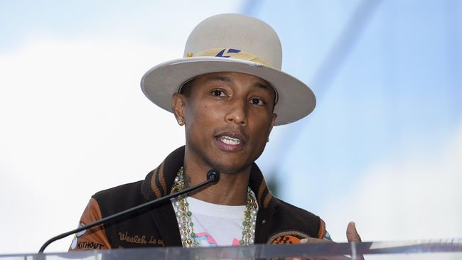 Selang beberapa hari edar Yellow Light, Pharell Williams rilis klip baru berjudul There's Something Special dimana ia reuni lagi dengan para minions.