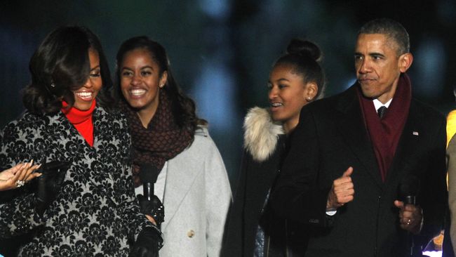 Presiden AS Barack Obama memboyong istri dan dua anaknya ke Hawaii untuk menghabiskan libur Natal dan Tahun Baru.