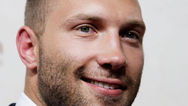 Kelanjutan film robot manusia dari masa depan, Terminator akan hadir tahun depan. Jai Courtney, aktor asal Australia didapuk memerankan Reese. Siapa dia?