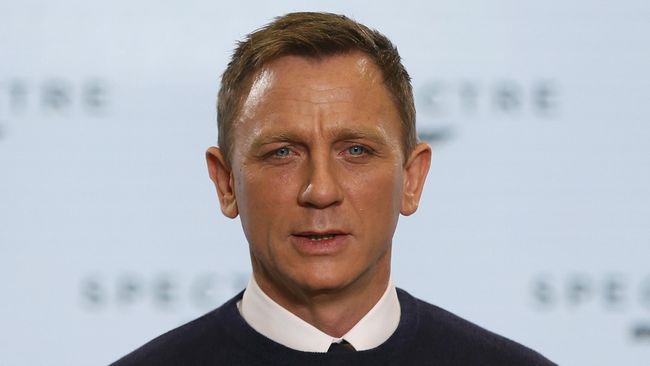 Craig mengaku yang ia pedulikan saat ini hanya cara melepas tuksedo James Bond dengan baik, dan orang yang mengambilnya bisa membuatnya lebih baik.