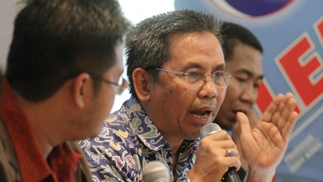 Ketua Komisi VII Dewan Perwakilan Rakyat, Kardaya Warnika mengatakan pemerintah harus konsisten menjalankan Undang-Undang Minerba.