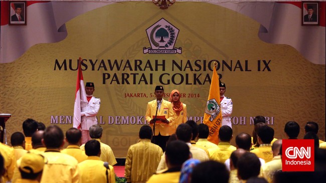 "Ia (Jusuf Kalla) sangat mengetahui AD/ART Golkar. Saya yakin JK tidak akan gegabah," kata politikus Partai Golkar Ade Komarudin.