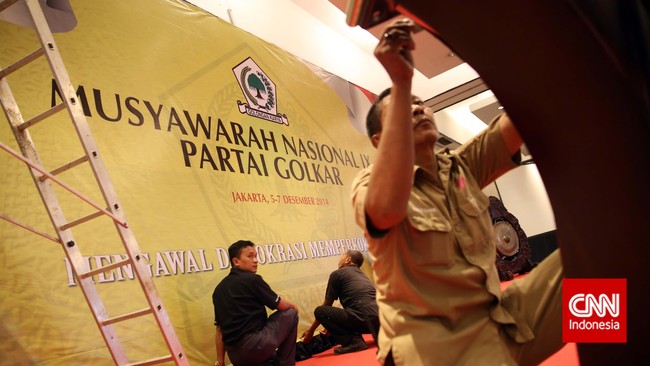 Eks Kader muda Golkar Ahmad Doli Kurnia menilai, segala kebijakan Golkar dikelola dengan 'manajemen suka-suka'  Setya Novanto dan Idrus Marham