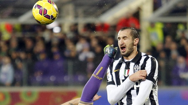 Cedera betis membuat bek Juventus, Giorgio Chiellini dikonfirmasi tak dapat bermain di partai final Liga Champions melawan Barcelona, Sabtu (6/6).