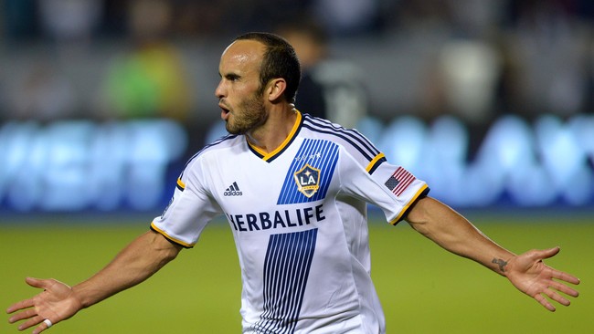 LA Galaxy berhasil merebut gelar MLS kelima usai mengalahkan New England Revolution pada final yang berlangsung di StubHub Center, California, Minggu (7/12).
