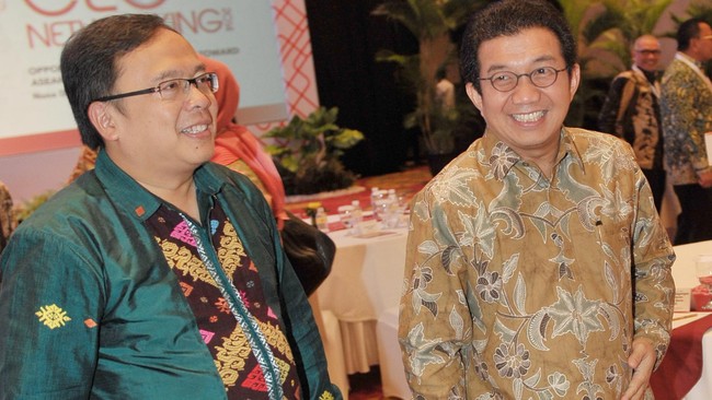 Pemerintah akan kembali menerbitkan surat utang berdenominasi dolar dan rupiah sepanjang semester I 2015.