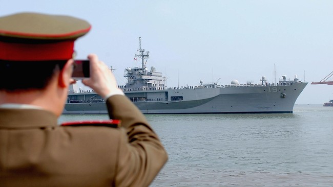 Komandan Angkatan Laut China menilai insiden kecil dapat menyebabkan perang jika kapal AS terus melakukan aksi provokatif di Laut China Selatan.