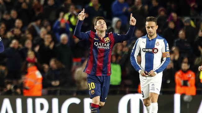 Lionel Messi mencetak tiga gol cantik dan membawa Barcelona memenangi laga derby melawan Espanyol di Stadion Nou Camp dengan skor akhir 5-1.