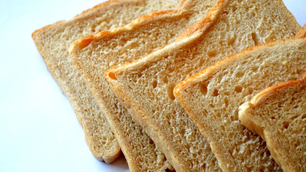 Makan Roti Putih Setiap Hari? Waspada 7 Risiko Kesehatan Ini