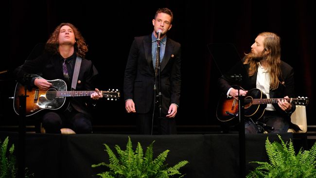 Band asal Las Vegas ini kembali merilis lagu Natal berjudul Joel, The Lump of Coal, tentang seonggok batubara pilihan Sinterklas.