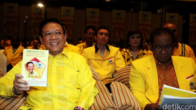 Kabarnya kubu Agung Laksono sudah melayangkan gugatan soal Munas ke Pengadilan. Tapi saat hal ini ditanyakan ke Agung sendiri, dia malah tak tahu. Mengapa?