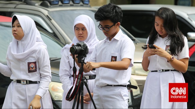 Mata pelajaran informatika ditetapkan sebagai pelajaran wajib di jenjang SMP dan SMA dalam kurikulum baru yang sedang disederhanakan Kemendikbud.