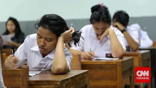 Selain aturan jam belajar, DPR juga menyoroti beban kerja dan jumlah guru, serta ketersediaan ruang kelas yang ideal.